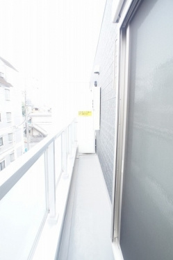 【バルコニー】 | リブリ・前原東 | バルコニー付きです