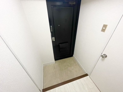 【玄関】 | RESIAS KASUGA BLDG. | 別号室の写真になります。現況優先。