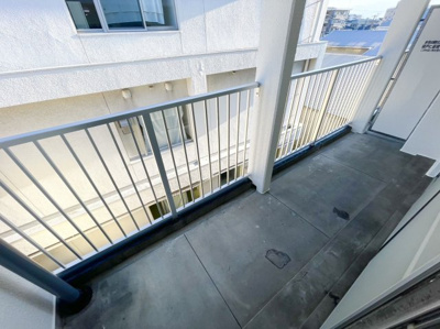 【バルコニー】 | RESIAS KASUGA BLDG. | 別号室の写真になります。現況優先。
