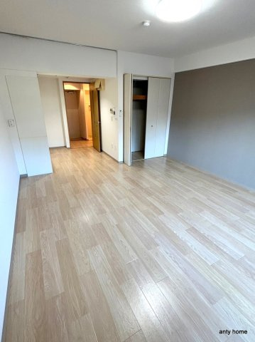 ラディアンス　仲介手数料無料の寝室