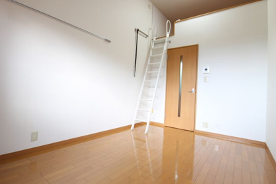 【居間・リビング】 | リテラタウン福大Ⅰ | 別号室の写真になります。現況優先。