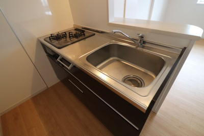 【キッチン】 | TiaraR1（ティアラアールワン）堅粕 | 別号室の写真になります。現況優先。