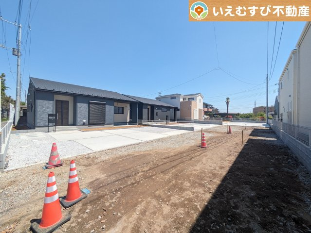 Livele Garden.S　上里町七本木第5の前面道路含む現地写真|充分な広さの前面道路
間口が広くお車の出し入れも問題なく行えるスペースが確保されています♪