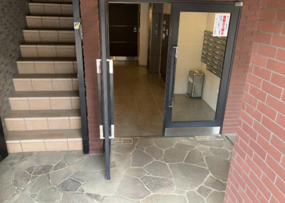 【その他共用部分】 | ステージファースト八王子 | 共用部分は、一棟の建物に住む区分所有者全員が共同で所有するとし、共用部分の管理、補修などは、区分所有者で形成される管理組合が行います。個人の判断で勝手に変更することはできませんので覚えておきましょう。