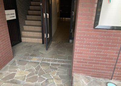 【内装】 | ステージファースト八王子 | 共有部分は、住民なら誰もが使える設備のこと。例えば駐車場やエレベーター、インターネット設備、セキュリティ設備などがあります。他にも、マンションの廊下・外部階段やエントランス・ゴミ置き場などがあります。