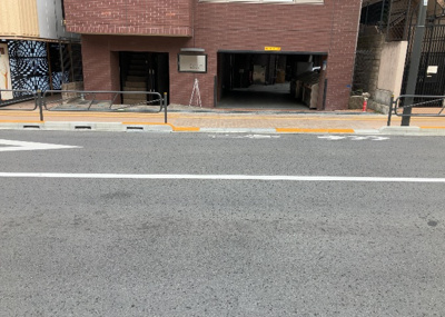 【外観】 | ステージファースト八王子 | 外観はマンション管理がされているかの目安になります。築年数が古いと、壁面は劣化してひび割れが生じることも！建物が古びていても細かいところが修繕されていると、きちんと管理されているなぁと感じるでしょう。