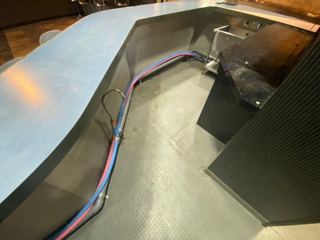 西尾かとうビルの内装