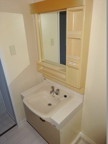 ビレッジハウス高美が丘タワーの独立洗面台