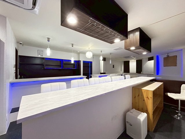 康生通り イーラウエストビルの内装