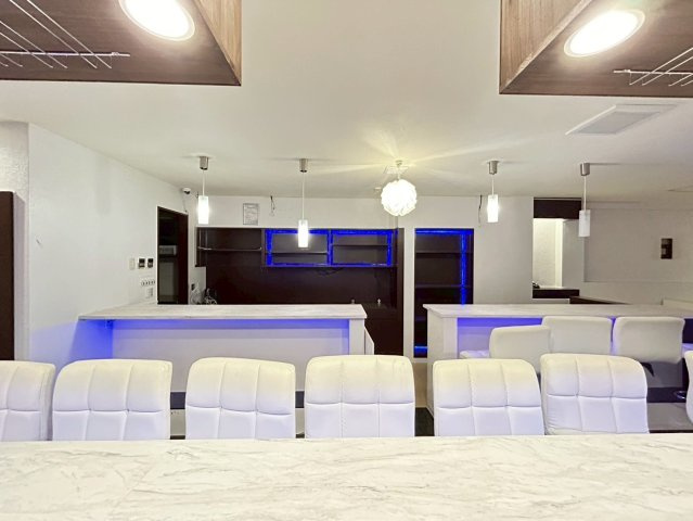 康生通り イーラウエストビルの内装