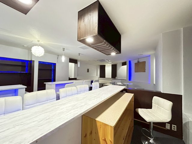 康生通り イーラウエストビルの内装