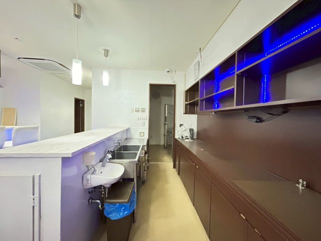 康生通り イーラウエストビルの内装