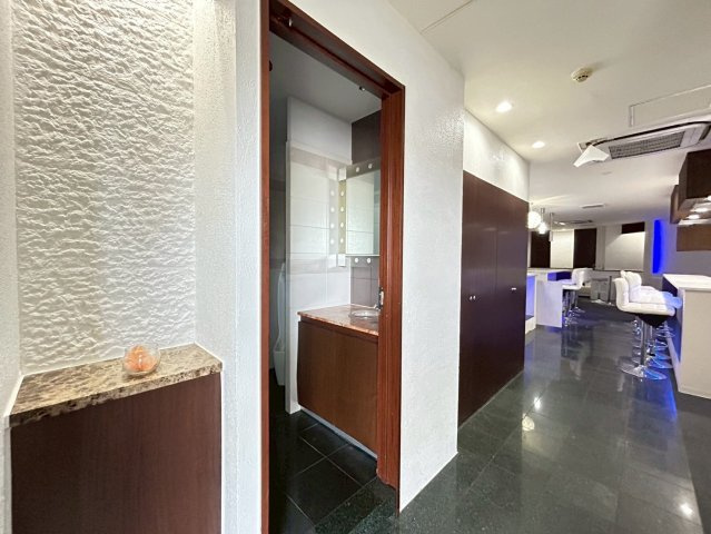 康生通り イーラウエストビルの内装