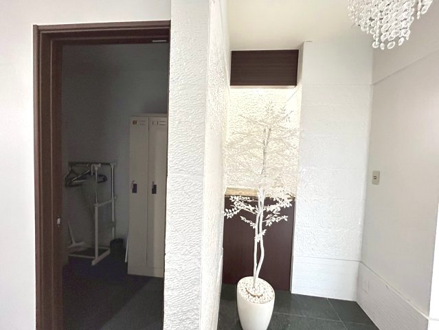 康生通り イーラウエストビルの内装