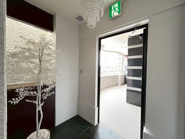 康生通り イーラウエストビルの内装