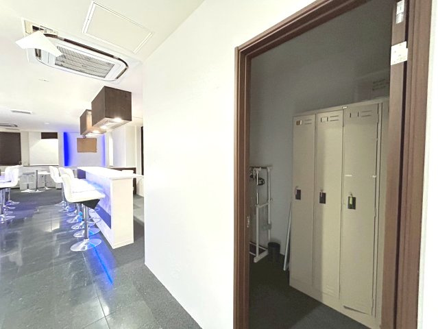 康生通り イーラウエストビルの内装