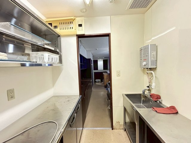 康生通り イーラウエストビルの内装