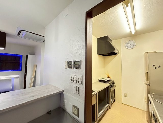 康生通り イーラウエストビルの内装