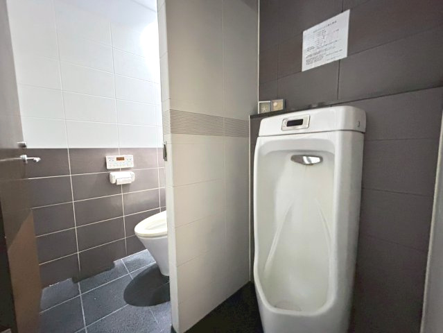 康生通り イーラウエストビルのトイレ