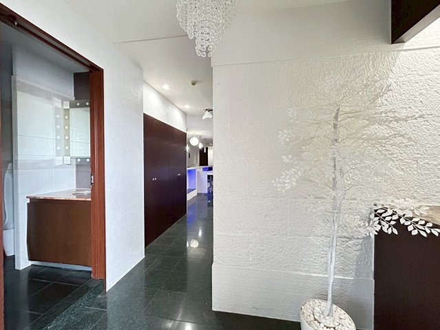 康生通り イーラウエストビルの内装