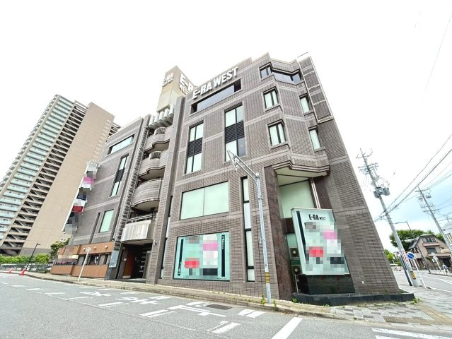 康生通り イーラウエストビルの外観