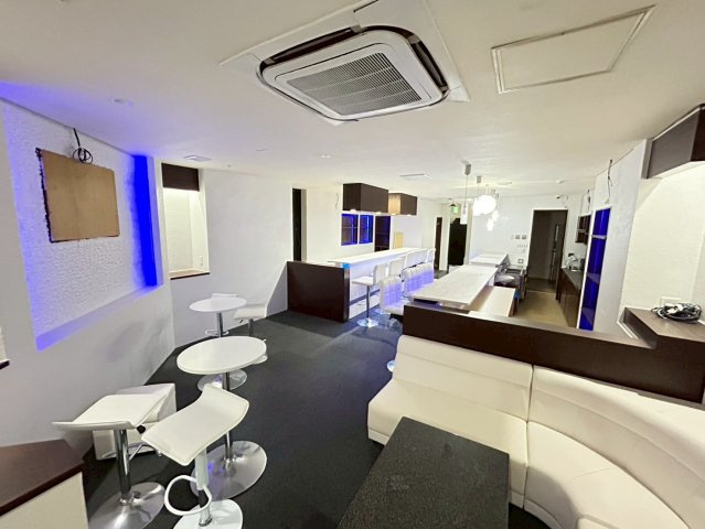 康生通り イーラウエストビルの内装