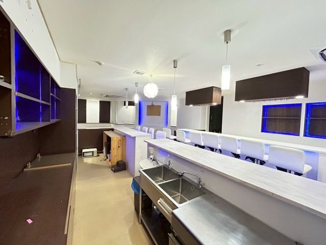 康生通り イーラウエストビルの内装