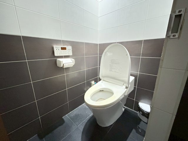 康生通り イーラウエストビルのトイレ