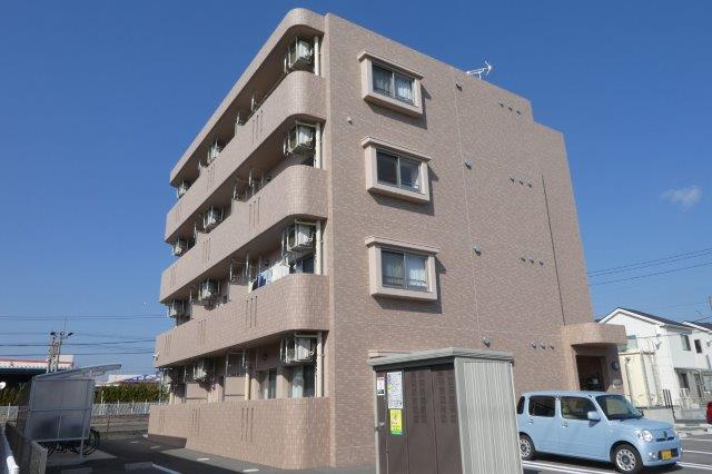 総社市真壁の賃貸マンションの外観