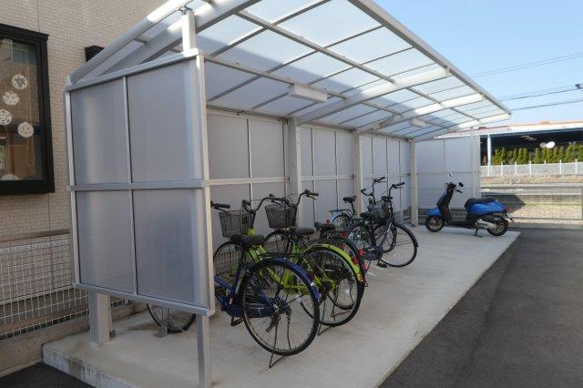 総社市真壁の賃貸マンションのその他共用部分|自転車置き場