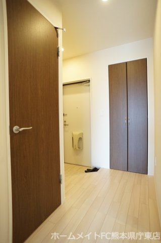エレガンス益城の玄関