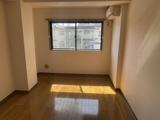 クレメントイシイの洋室