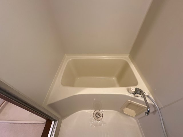 ファミール蓼野の浴室