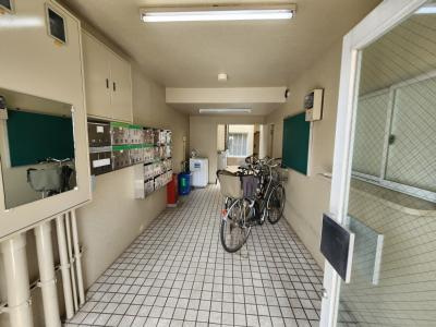 MEWハウス桃山のエントランス