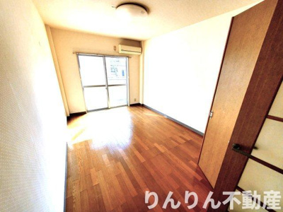 【洋室】 | 第1メゾン吉岡 | 個人の部屋や寝室として使える洋室です