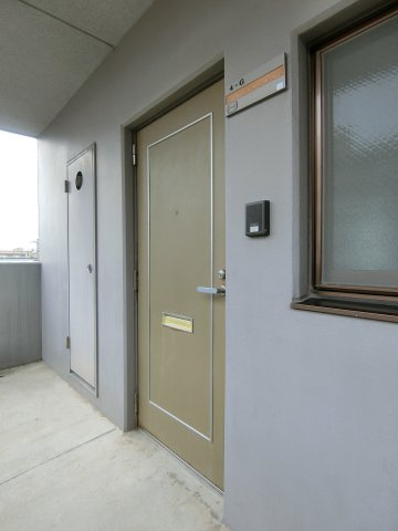 リバーコートの玄関