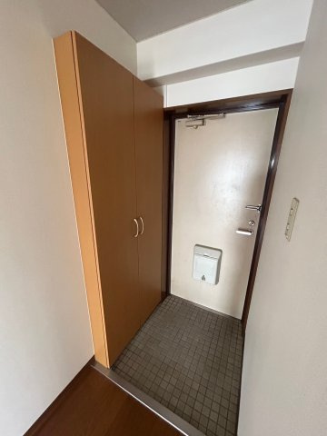 マノワールINOの玄関