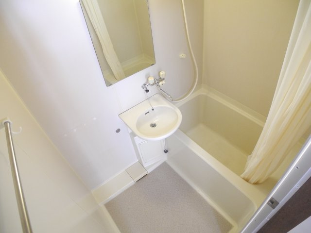 ガーデンハウス片淵の浴室|※別号室の参考写真です※