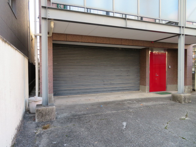 豊中市寺内１丁目の住付店舗の外観