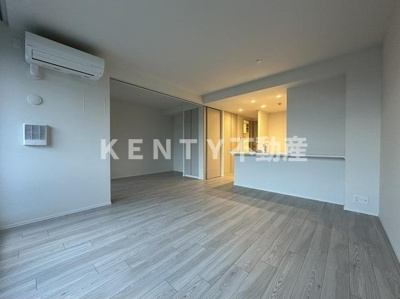 【居間・リビング】 | ザ・ケンジントン・レジデンス上池台 | ゆったりとした居間です