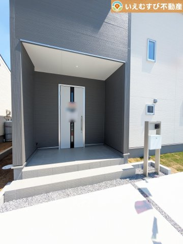 Livele Garden.S　鴻巣屈巣第3のエントランス