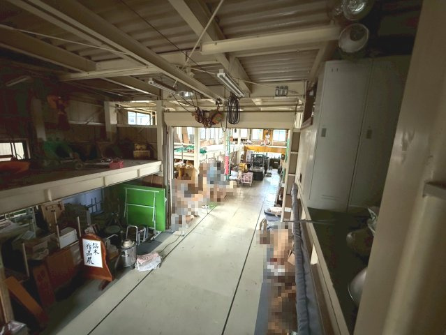 鶴ケ崎町貸倉庫工場の内装