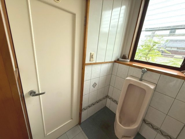 鶴ケ崎町貸倉庫工場のトイレ