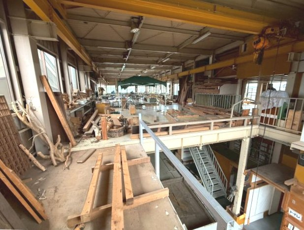 鶴ケ崎町貸倉庫工場の内装