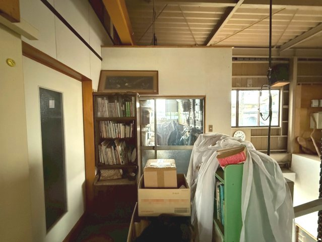 鶴ケ崎町貸倉庫工場の内装