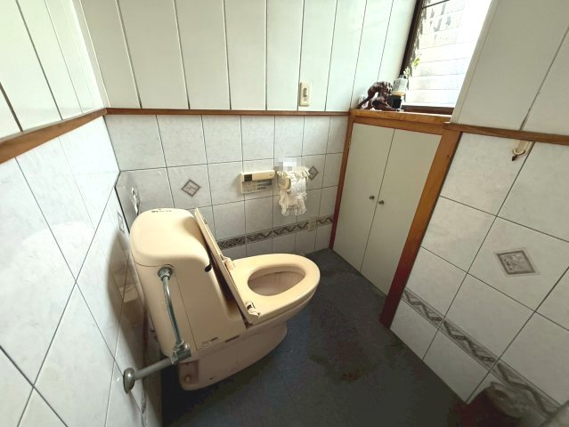 鶴ケ崎町貸倉庫工場のトイレ