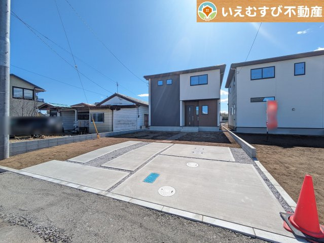 Zut PLUS　児玉郡上里町勅使河原5期の駐車場|2台駐車可能なスペース完備
しっかり舗装してある駐車スペースで天気が悪く足元が悪い日でも乗り降りしやすい♪
