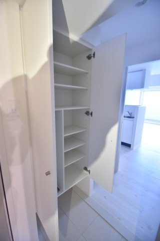 大阪市城東区蒲生２丁目の賃貸マンションの玄関