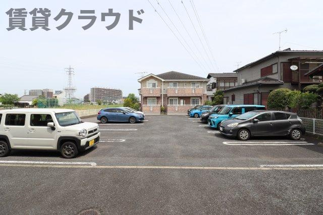 シャン・プレ・ロジュマンⅡの駐車場|カースペースがあります