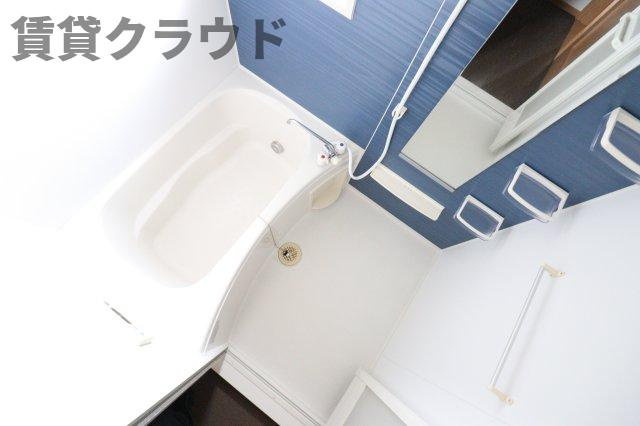 シャン・プレ・ロジュマンⅡの浴室|アクセントパネルがおしゃれなバスルーム♪